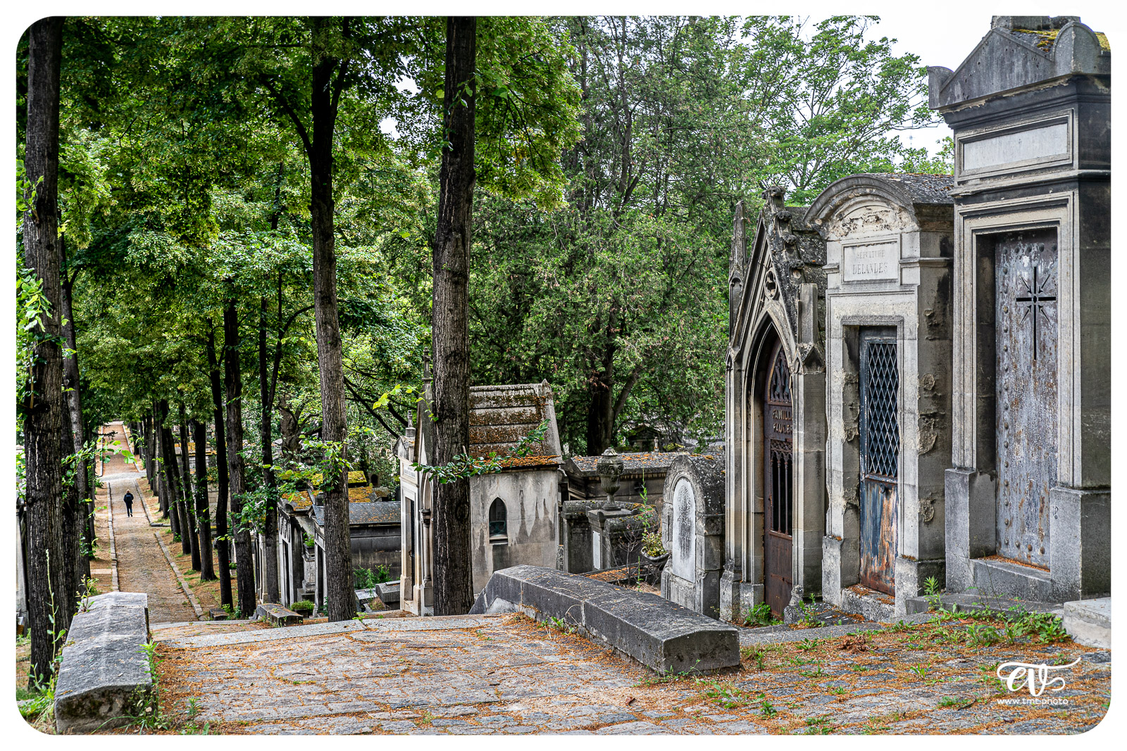 PERE LACHAISE