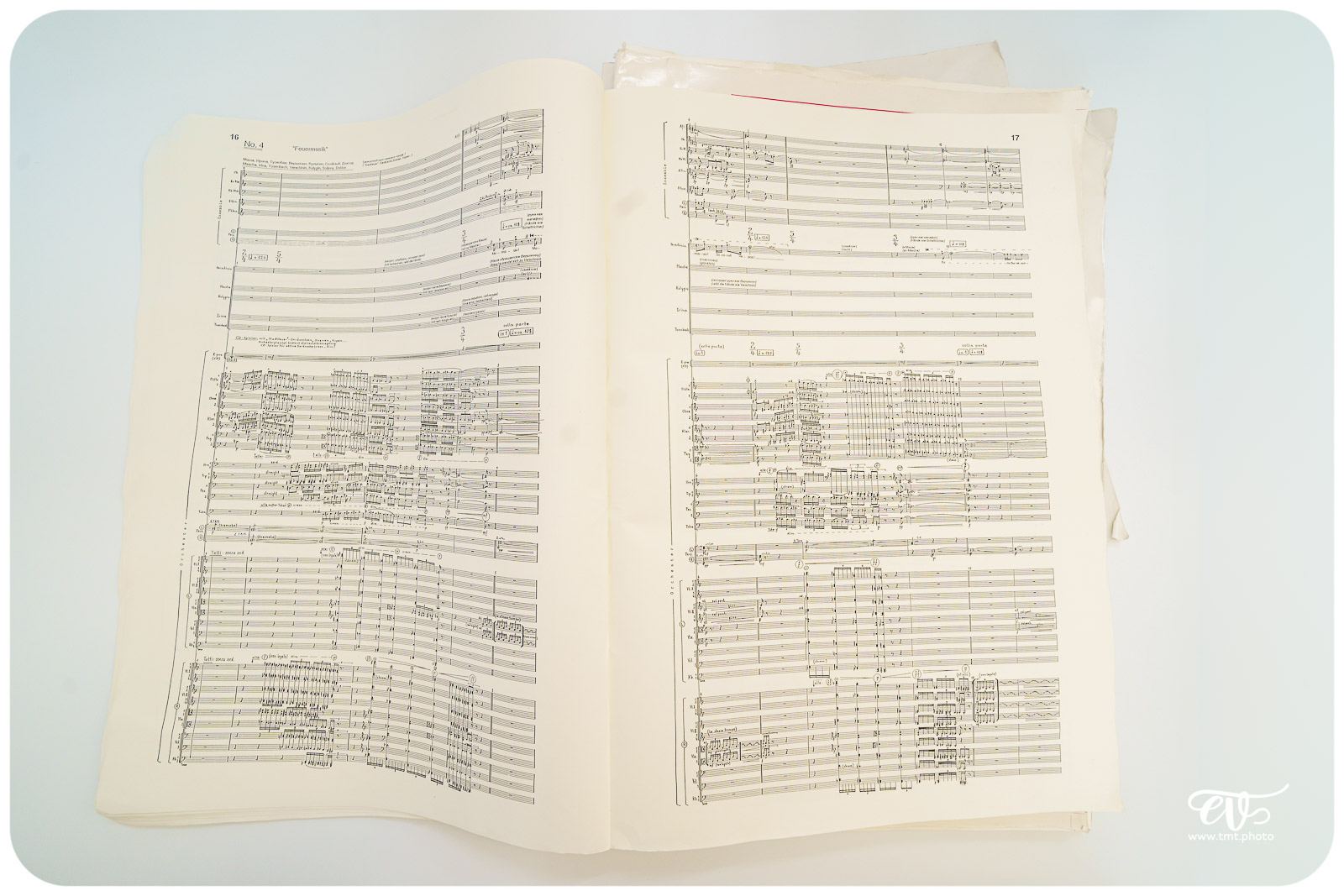 TWAPERO #32 AU STUDIUM